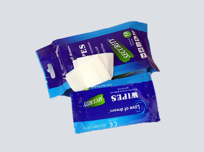 packaging of wet wipes